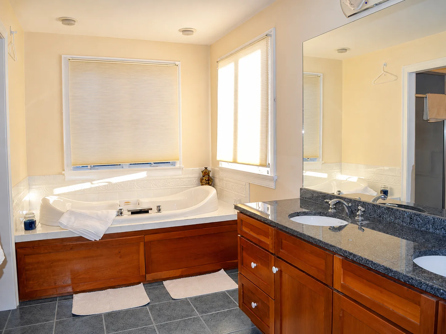 A bathroom at Tharros House