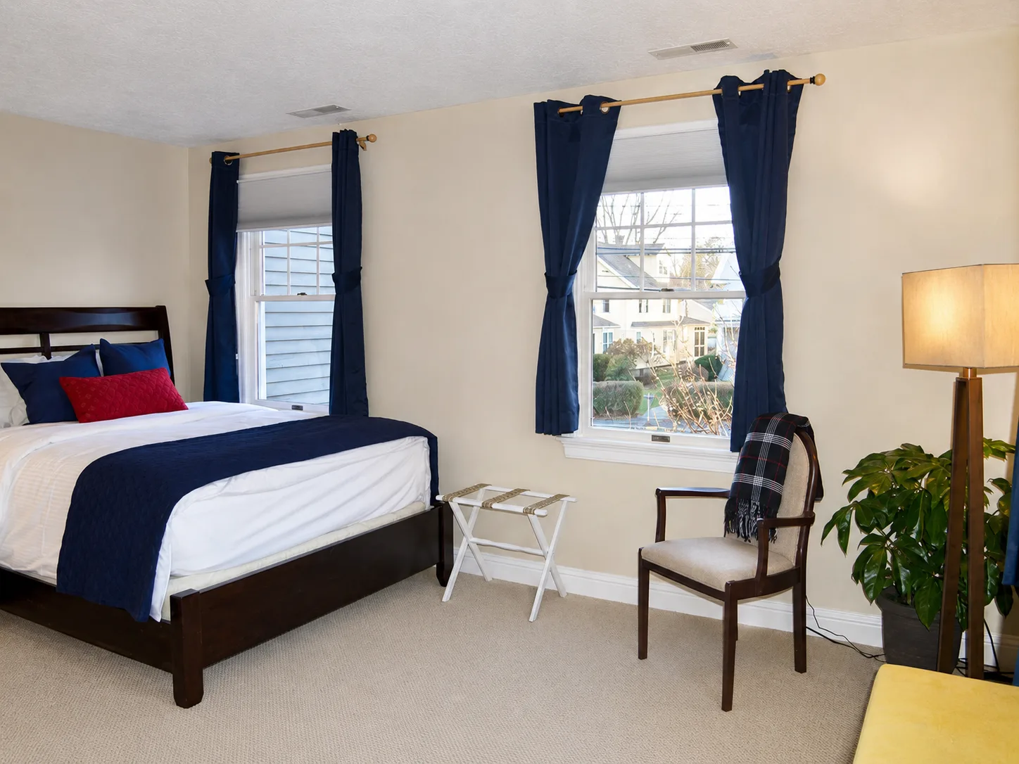 A bedroom at Tharros House