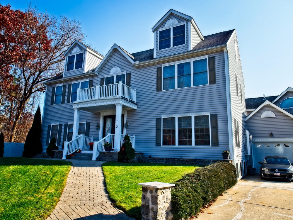 The welcoming exterior of Teras House in Lexington Massachusetts.